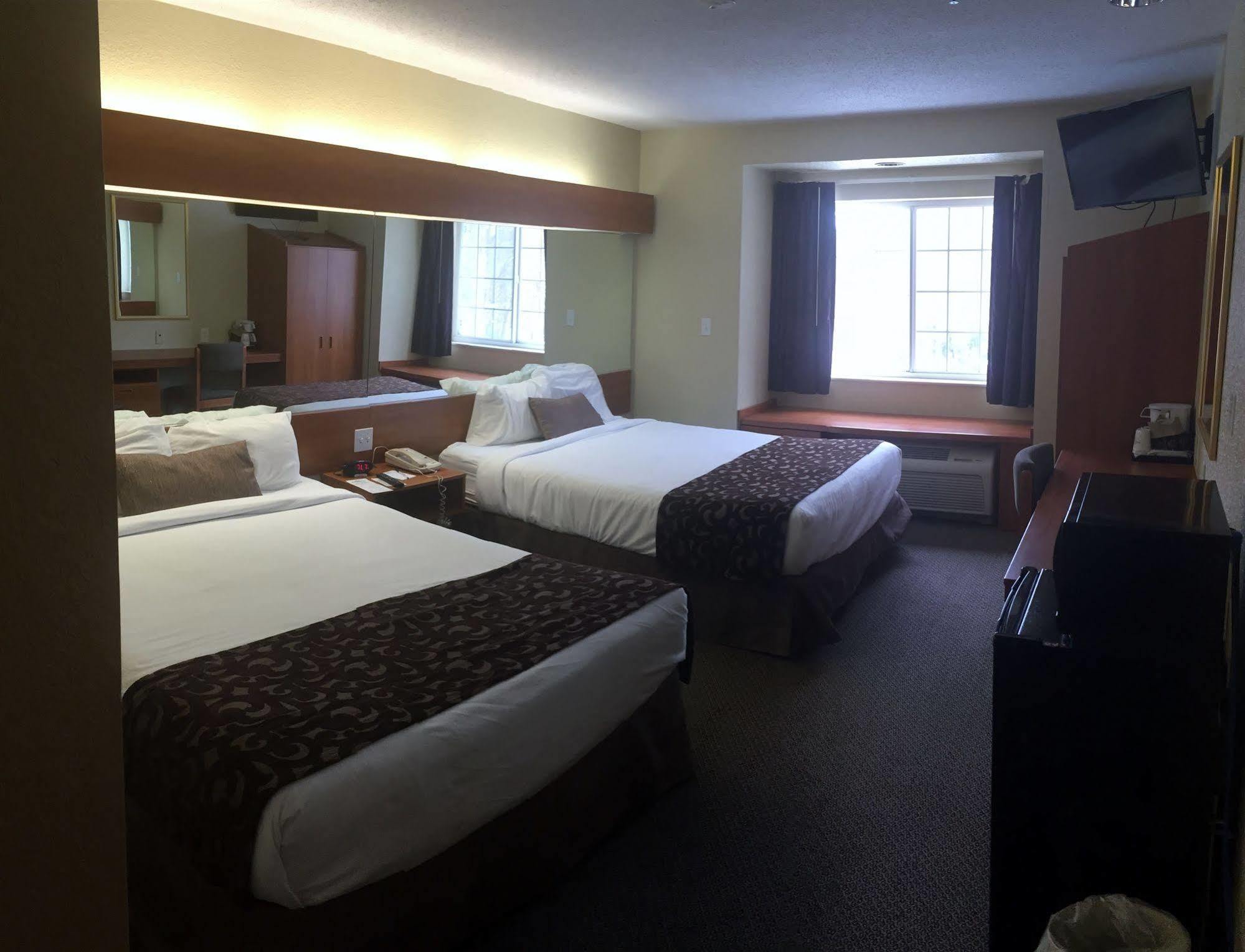 Microtel Inn & Suites Beckley East Экстерьер фото