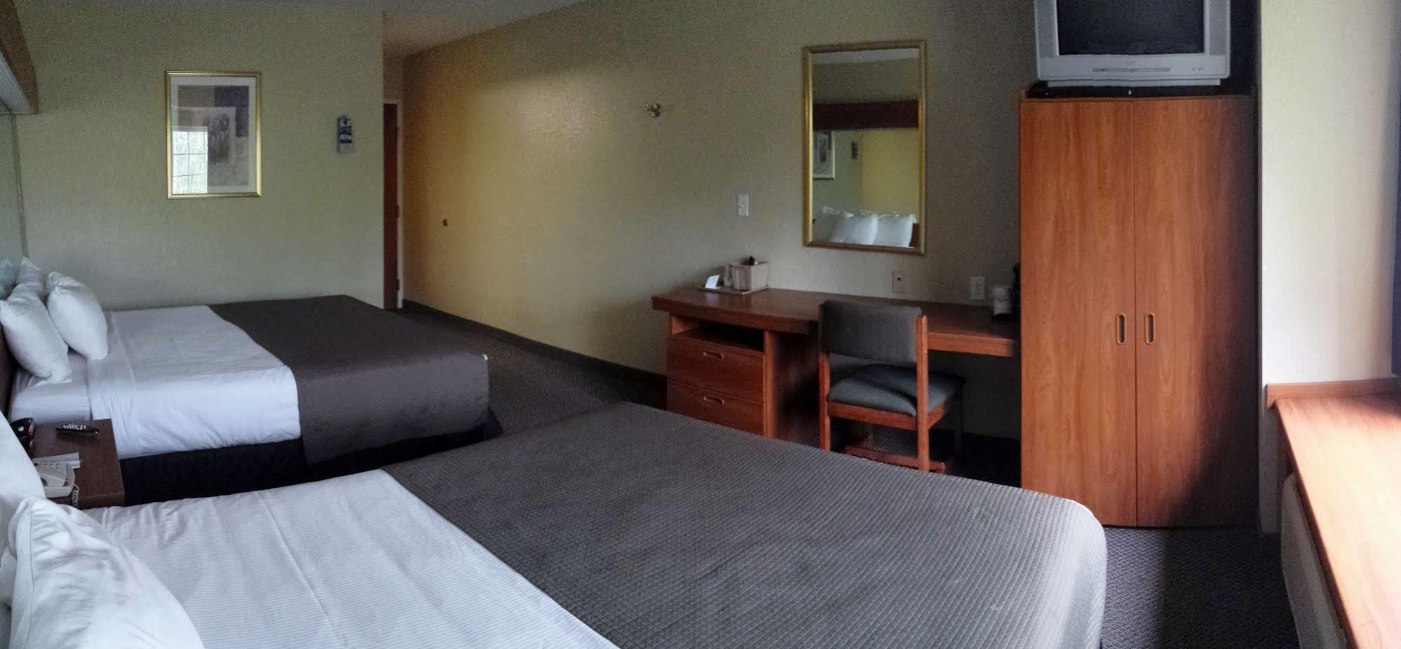 Microtel Inn & Suites Beckley East Экстерьер фото